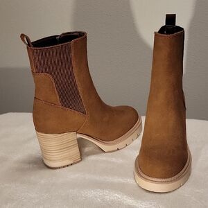 New, MIA "Novie"  Heeled Boots